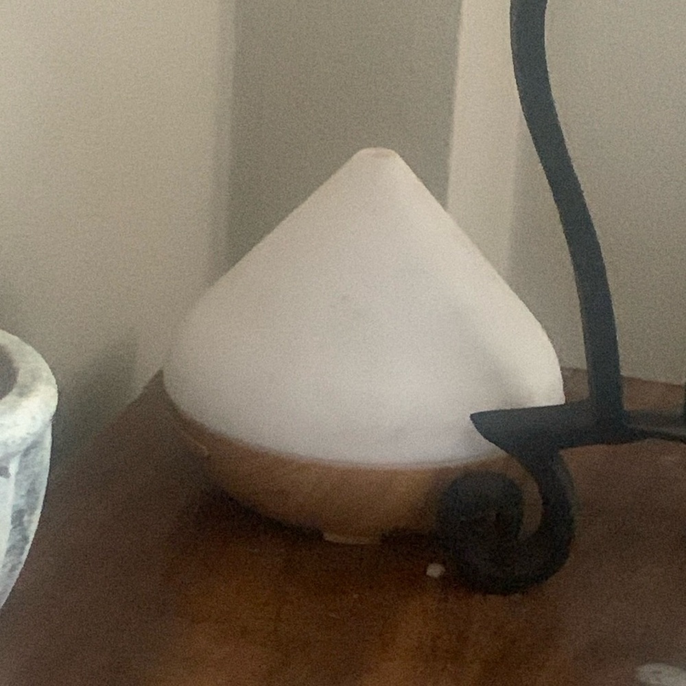 It lights up changes colors